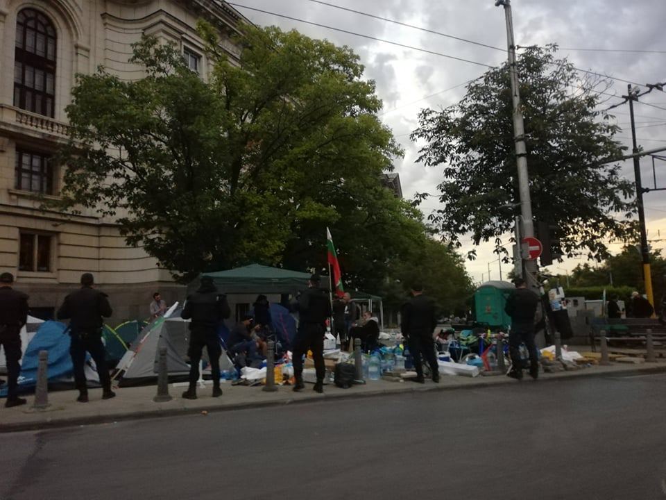 Първи СНИМКИ след спецакцията на София, освободена от блокади 