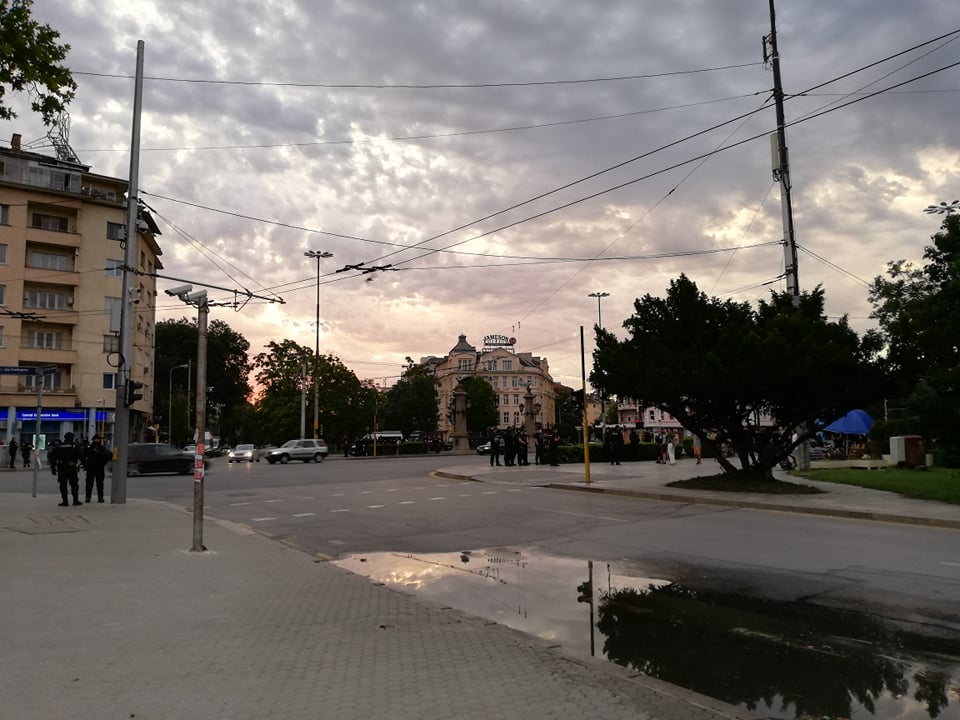Полицията е премахнала блокадите на протестиращите в цялата страна, има задържани