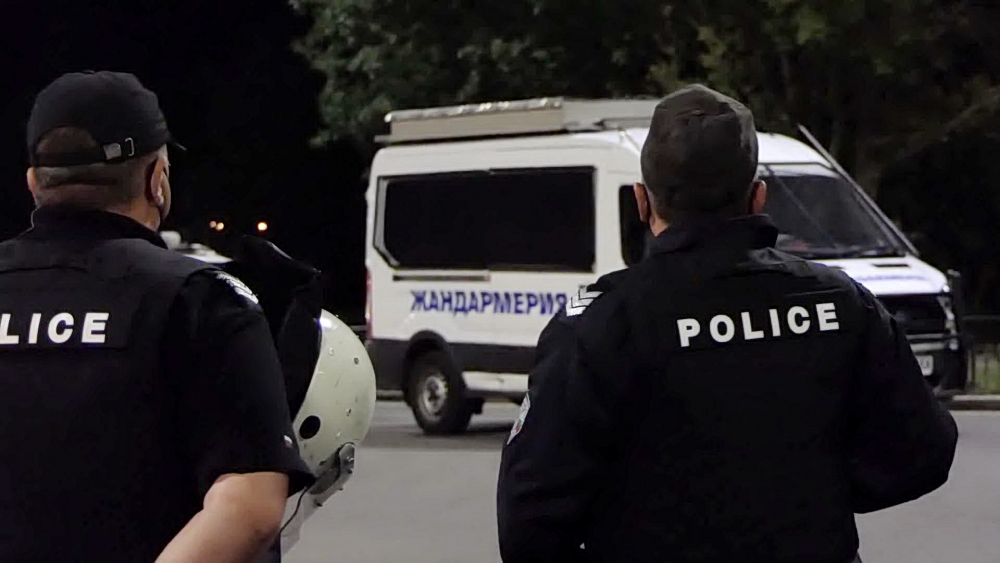 МВР пусна първи СНИМКИ и ВИДЕО от акцията в София по премахването на блокадите