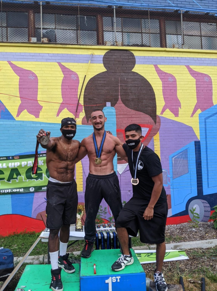 Ники от Кочериново сложи всички здравеняци от Чикаго в малкия си джоб 