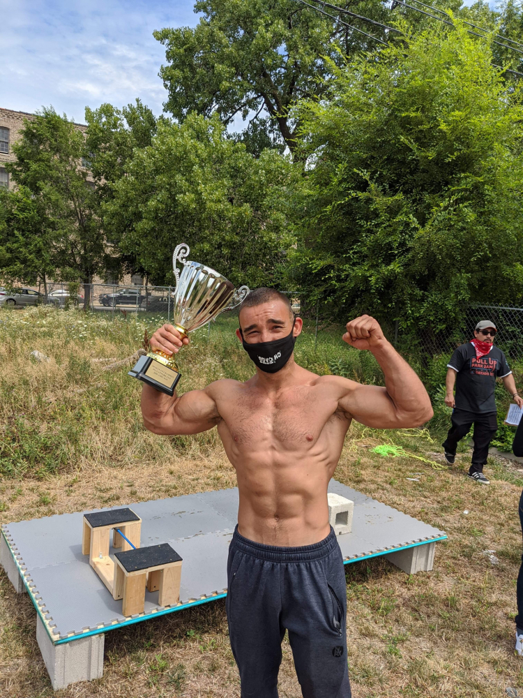 Ники от Кочериново сложи всички здравеняци от Чикаго в малкия си джоб 