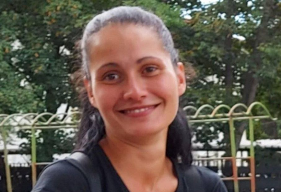 Виждали ли сте тази жена? Мъжът й я издирва под дърво и камък СНИМКА 