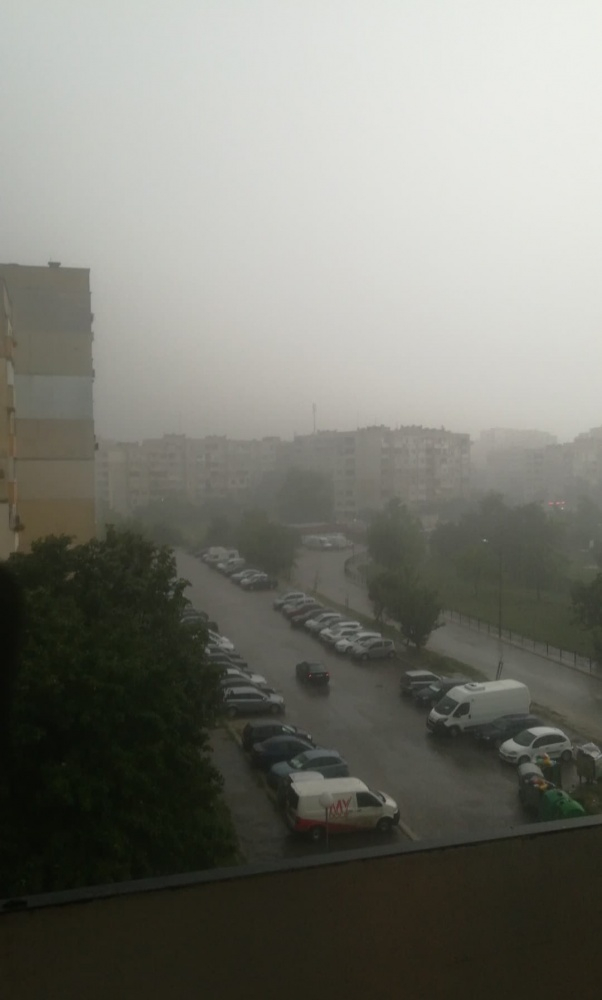 Първи СНИМКИ от погрома в София 