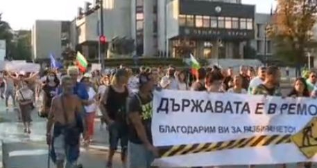Напрежение на протеста във Варна 