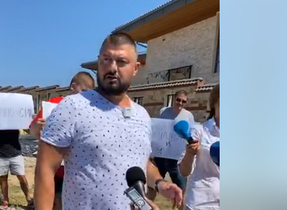 Бареков протестира пред палата на Прокопиев в Созопол, а Христо Иванов... ВИДЕО