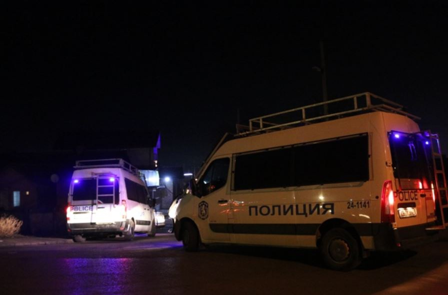 Зверско циганско меле и стрелба по тъмна доба вдигна на крак полицията в Пловдив 