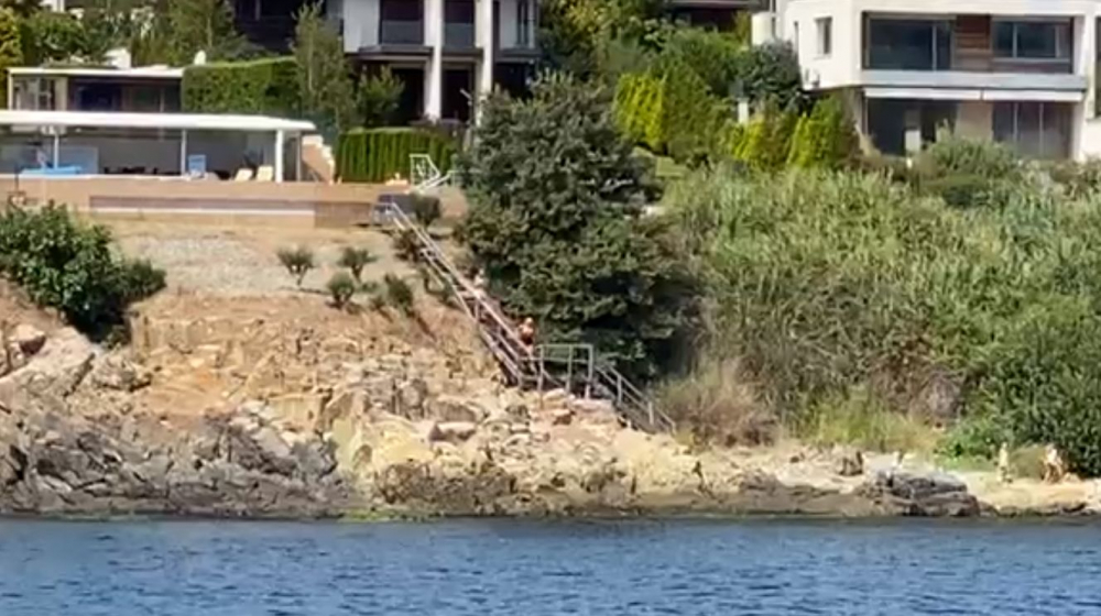 Бареков пробва десант от морето на затапения от палата на Прокопиев бряг, ето какво се случи ВИДЕО