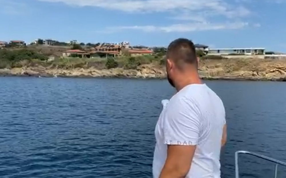 Бареков пробва десант от морето на затапения от палата на Прокопиев бряг, ето какво се случи ВИДЕО