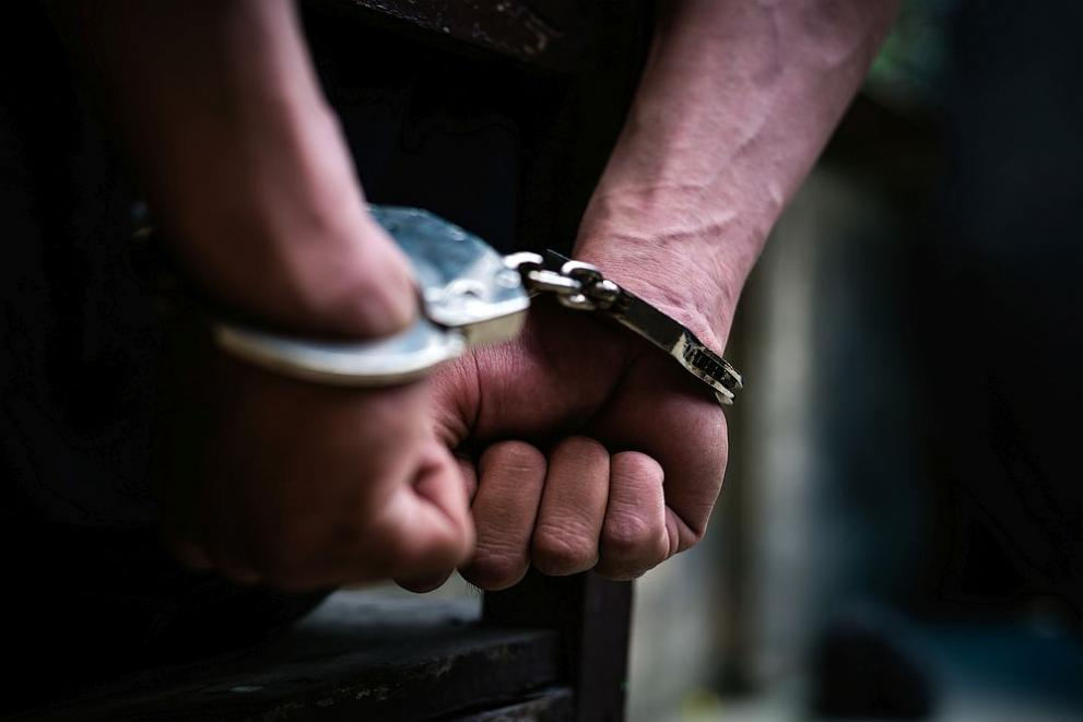 Задържаха двама при спецоперация в Стражица