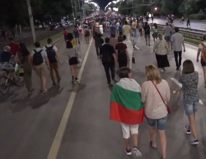 Извънредно: Нова палаткова блокада на ключово кръстовище в София! СНИМКИ