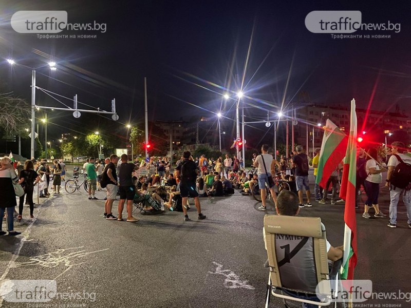 Призив за кръв и насилие на протеста: Поне един счупен нос на някой от нашите ВИДЕО