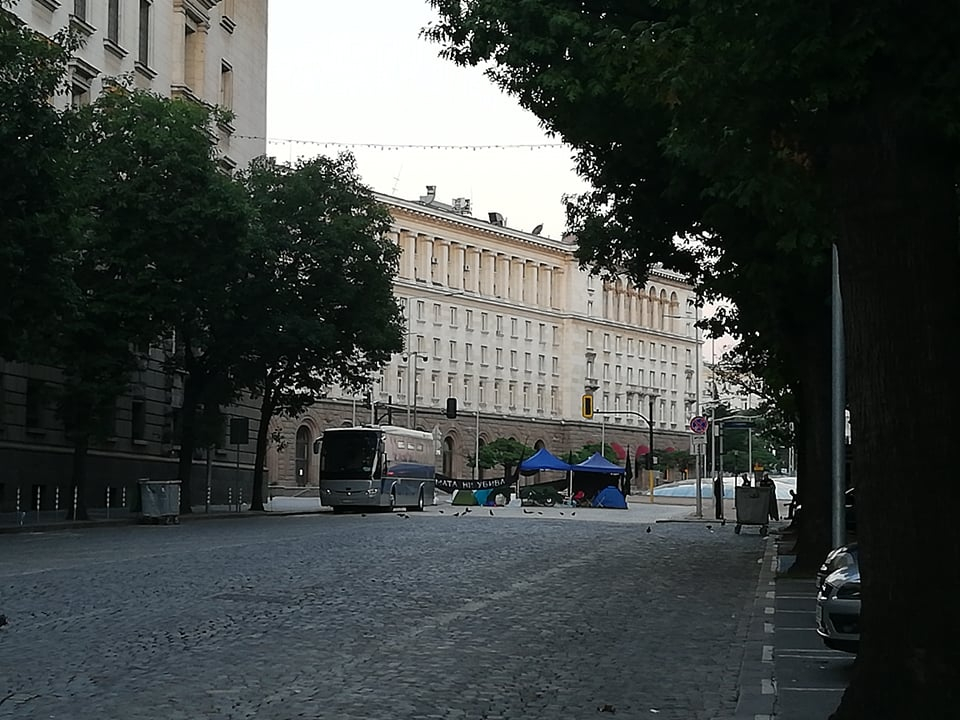 Извънредно! Спецакция на полицията, вдигнаха една от блокадите в София СНИМКИ