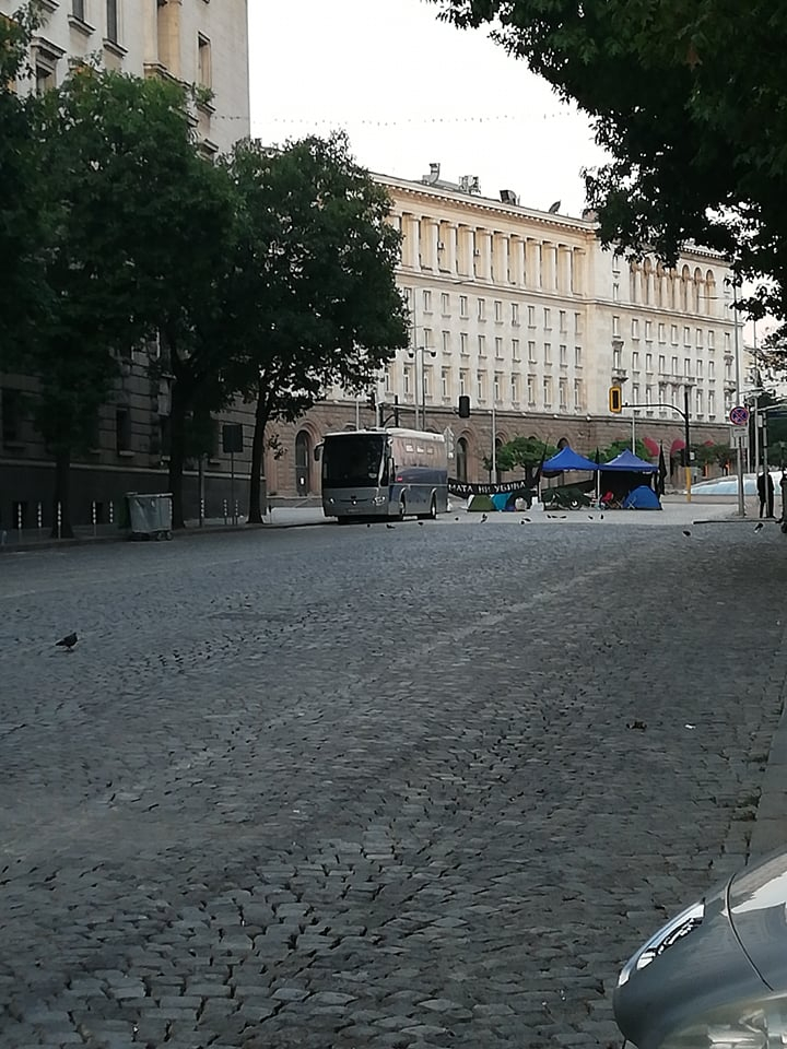 Извънредно! Спецакция на полицията, вдигнаха една от блокадите в София СНИМКИ