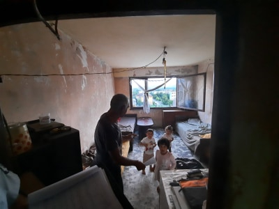 Полиция и общинари влязоха в цигански блок в Перник и онемяха СНИМКИ