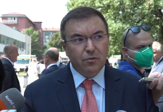 Здравният министър съобщи трагичната новина за още 1 лекар, починал от К-19