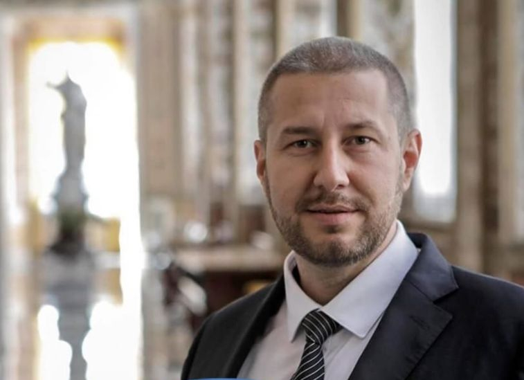 Пиарът на ГЕРБ: На "Позитано" започна "Мълчанието на агнетата", чака се факс от Дубай