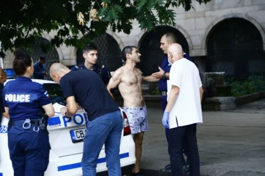 Антон Тодоров показа гнусна СНИМКА 18+ от протеста