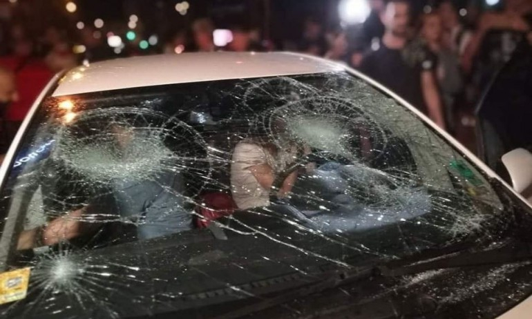 Атлантическият съвет: Потрошената от вандали кола стана символът на подменения протест