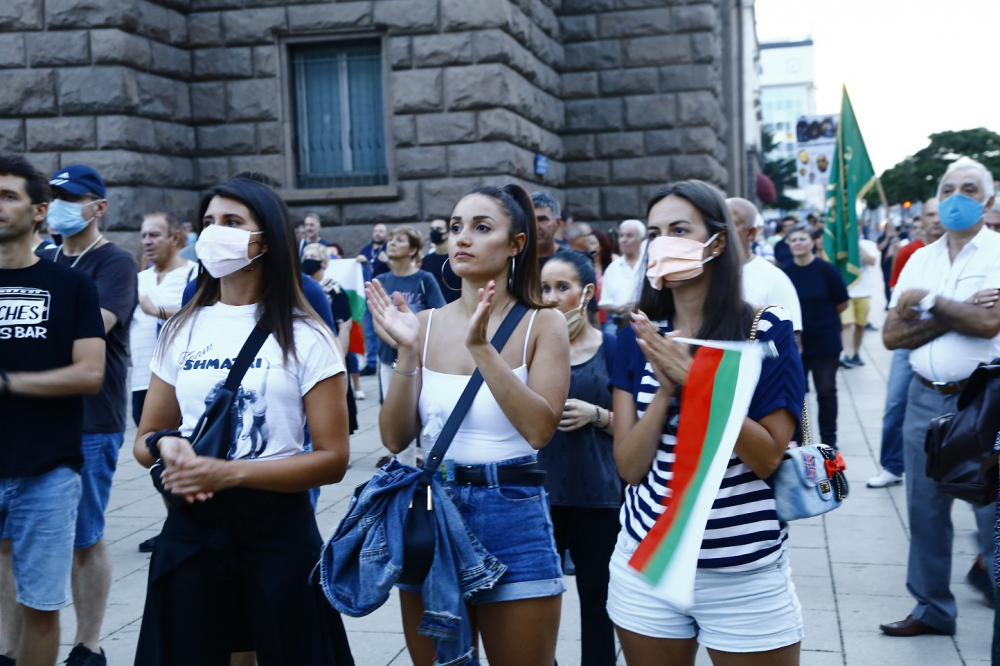 Анализ: Класификация на протестиращите и на непротестиращите