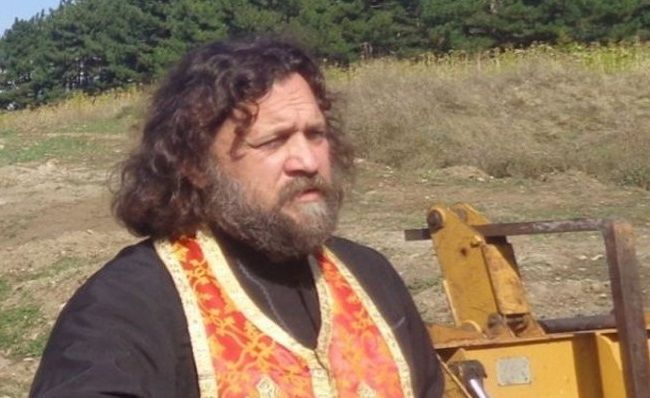 Зловещи разкрития за намерения обесен отец Ромил 