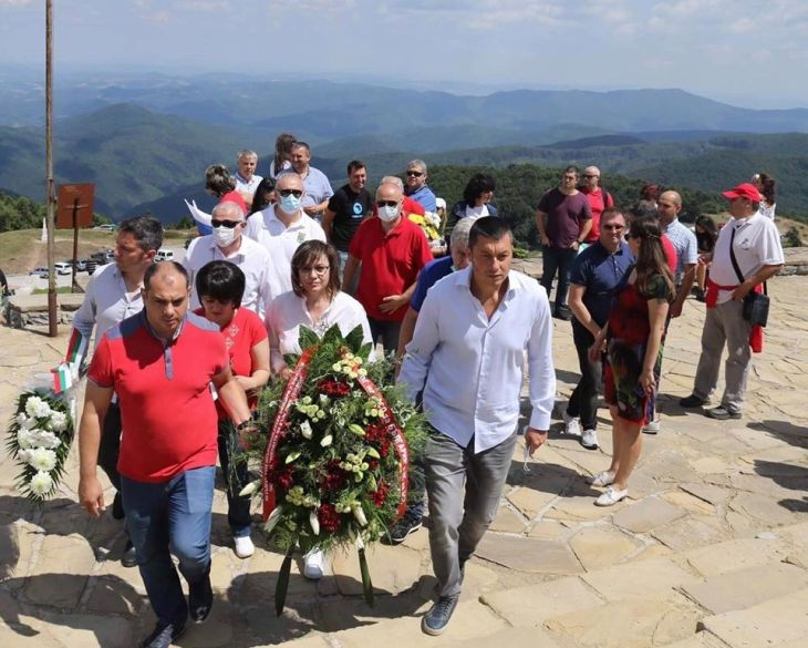 Нинова разтърси нета с много силни думи СНИМКА