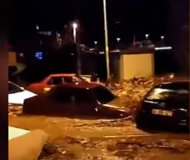 Много загинали в китно градче край Черно море след свирепа гръмотевична буря! ВИДЕО