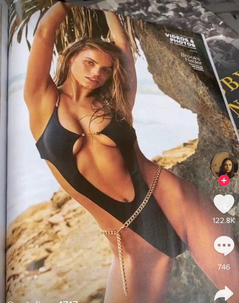 Повече от вулгарен бански покори света! ВИДЕО 18+