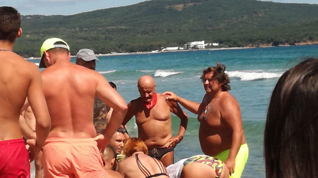 Огромна трагедия в Приморско! Жестоки писъци смразиха плажа СНИМКИ 18+ 