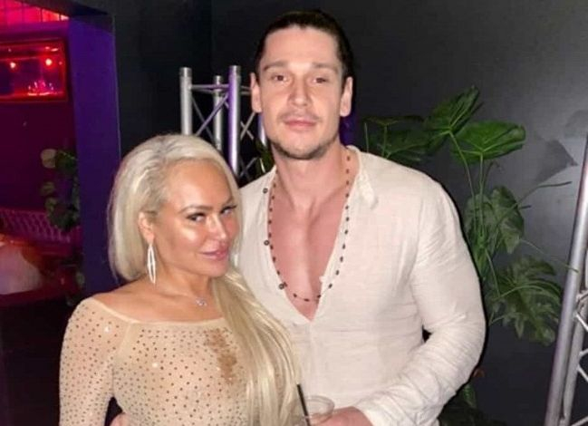 Холивудска красавица се фука с як секс с млад българин ВИДЕО 18+