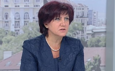 Караянчева: Да стоиш на "Дондуков" и да живееш в "Бояна" не те прави президент