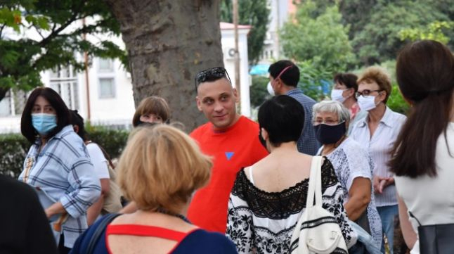 Контрапротест в София иска оставката на Радев