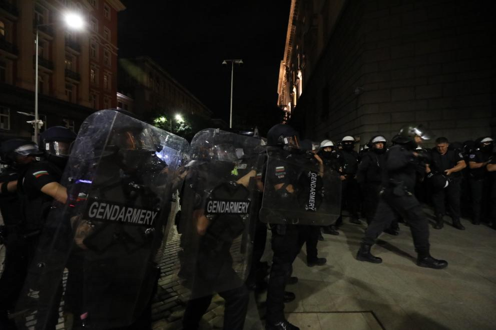 Напрежение между полиция и протестиращи в София тази вечер