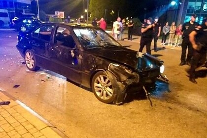 БМВ се вряза в тълпа празнуващи опозиционери в Черна гора