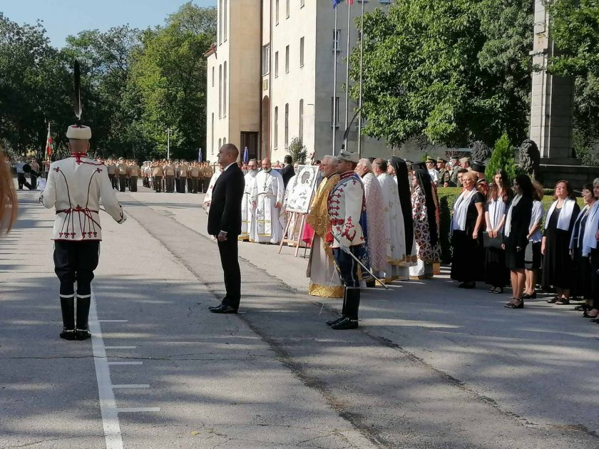 Радев към депутатите: Разпуснете незабавно парламента, имам вариант за Конституция 
