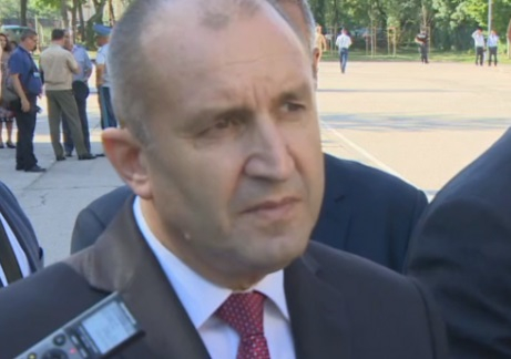 Радев към депутатите: Разпуснете незабавно парламента, имам вариант за Конституция 