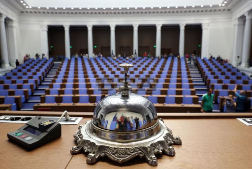 Радев събира новите депутати до дни