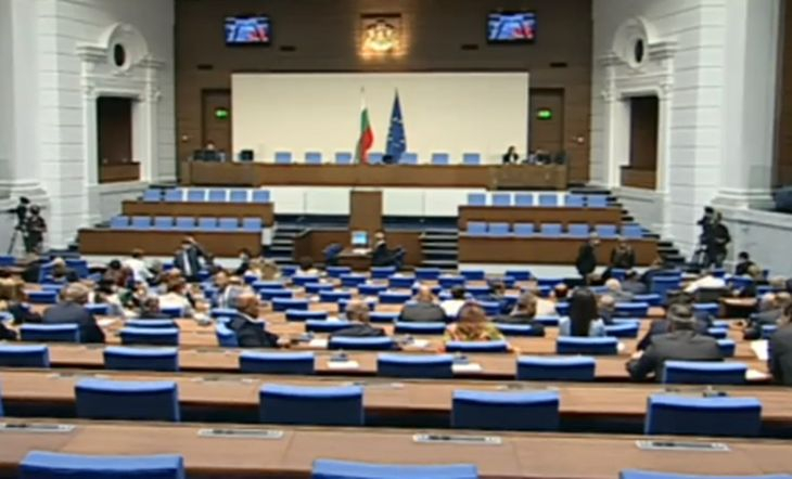 Депутатите решават за машинния вот