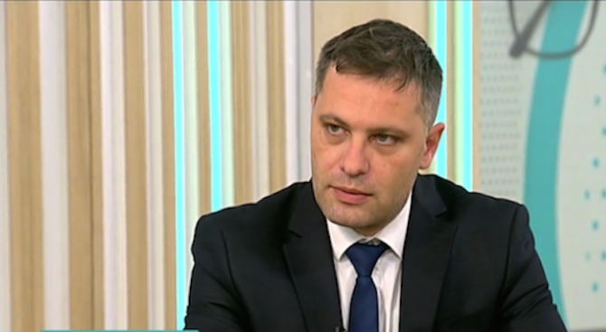 Сиди: Войната на институциите доведе до кръв по улиците