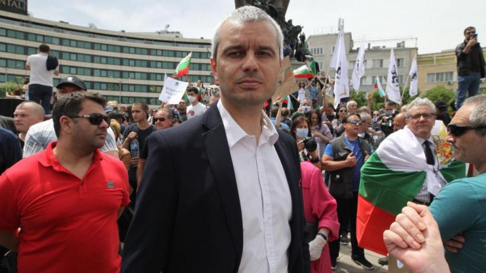 Шепа протестъри защитават хулиганите, арестувани при опита за метеж в София