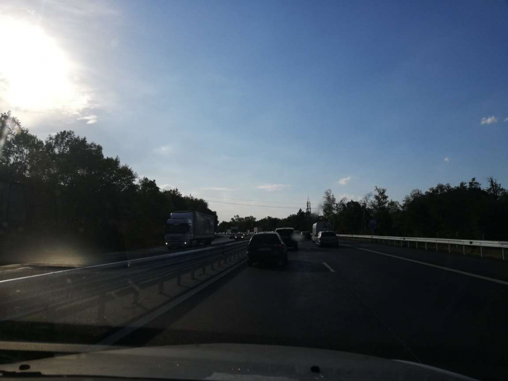 Голямото прибиране: Зверска тапа на входа за София, ад по БГ пътищата ВИДЕО