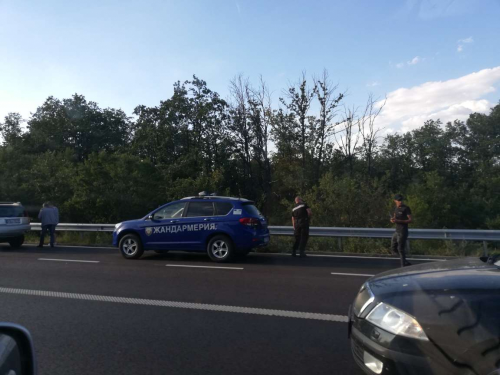 Голямото прибиране: Зверска тапа на входа за София, ад по БГ пътищата ВИДЕО