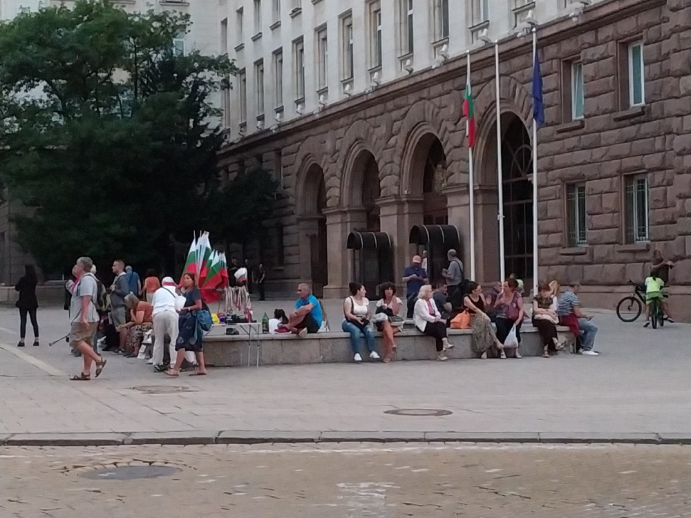 Вяло присъствие на 62-рия ден на протестите в София СНИМКИ