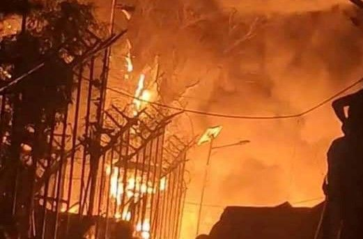 12 000 бежанци избягаха от лагер на Лесбос, има и заразени с К-19