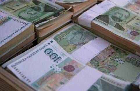 Застрахователи изнесли 4,6 млрд. лв. в чужбина в търсене на...