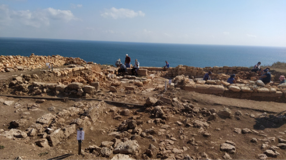 Сватба - погребение: Откриха гроб с 12-годишна булка край Каварна