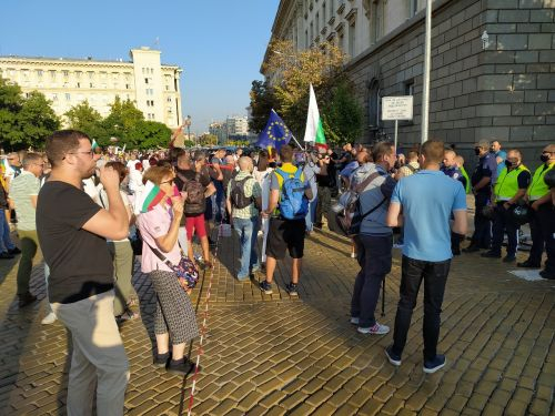 Изстъпленията започнаха: Първи арест на протеста, ето кого задържаха