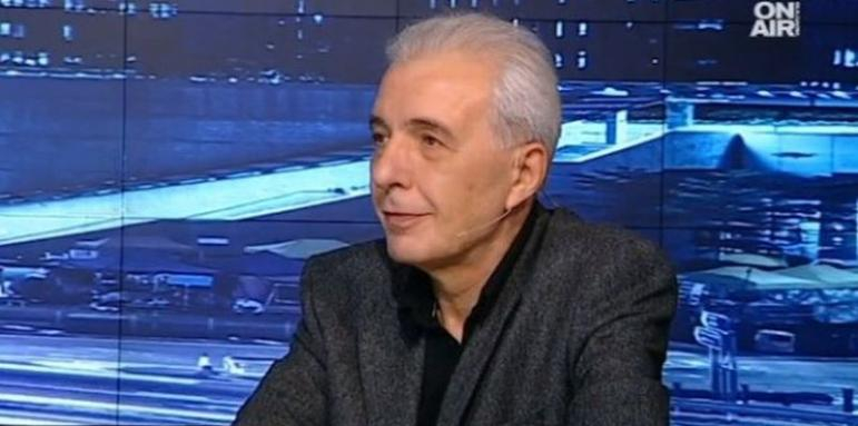 Писател обясни защо и сред протестиращите вече настъпва разочарование от Радев   