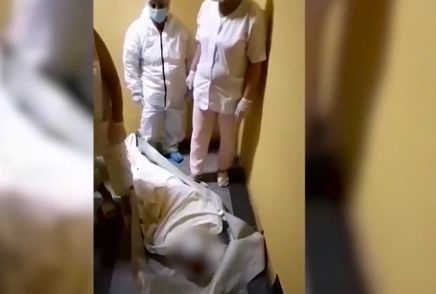Зловещо ВИДЕО 18+ от болницата в Ямбол с тялото на полумъртъв мъж в мушама взриви мрежата