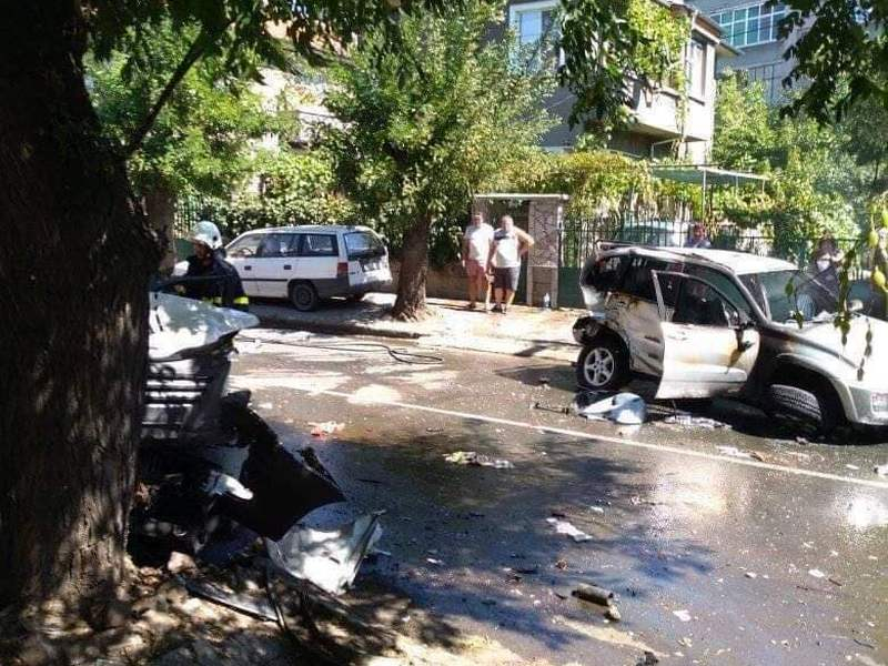 Кошмар в Айтос: Млада жена е изгоряла жива, друга е премазана от удара на камиона СНИМКИ