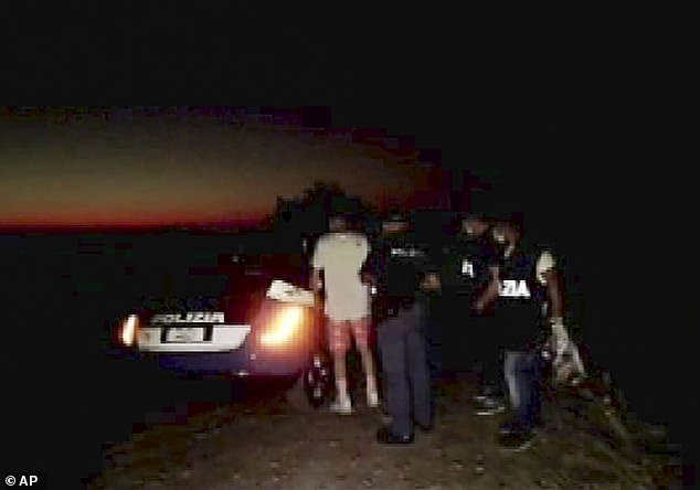Две британки бяха изнасилени групово и жестоко в Южна Италия ВИДЕО 18+
